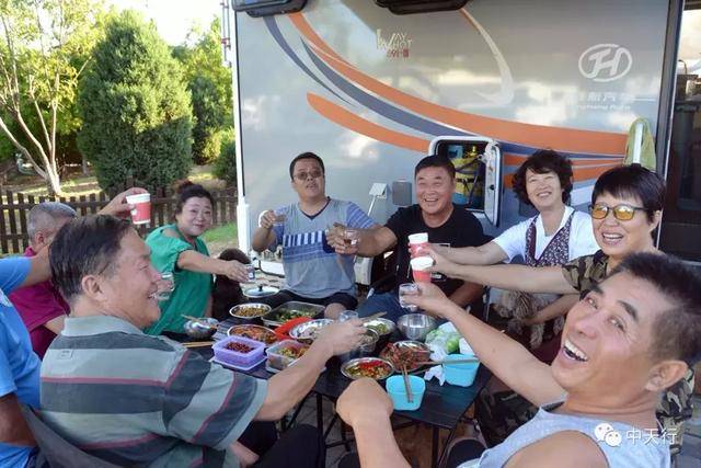 別抬杠，你也會愛上房車生活，不信買一輛！