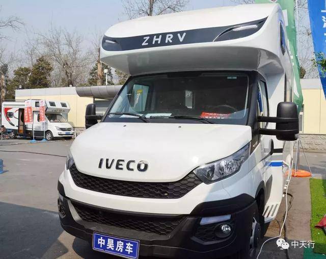 尾部床變長后達1.95米，中昊進口依維柯C型房車